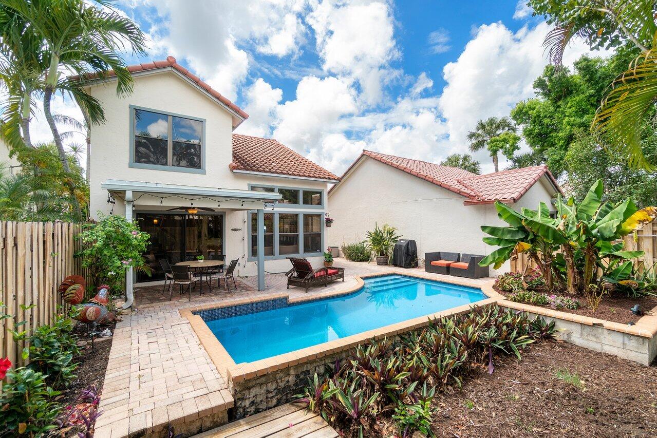 5535 Ashpon Court Boca Raton, FL 33486 - Photo 11 of 34 Garden area