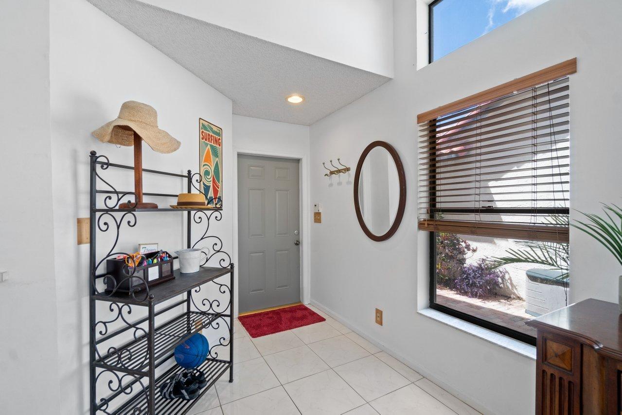 5535 Ashpon Court Boca Raton, FL 33486 - Photo 8 of 34 Foyer