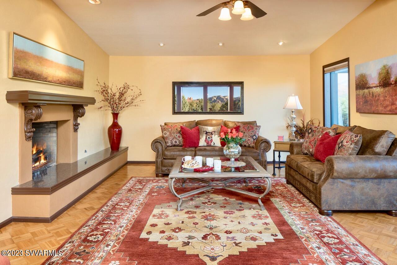 215 East Ridge Road Sedona, AZ 86336 - Photo 4 of 46 Living Room