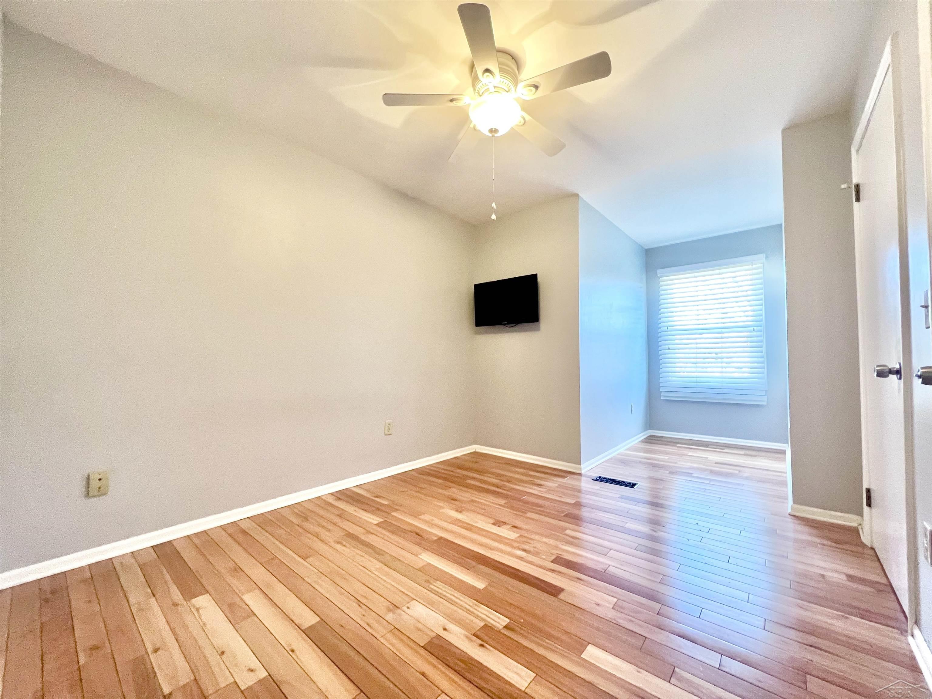 4093 North Center Road Saginaw, MI 48603 - Photo 20 of 31 50101549-23.JPG