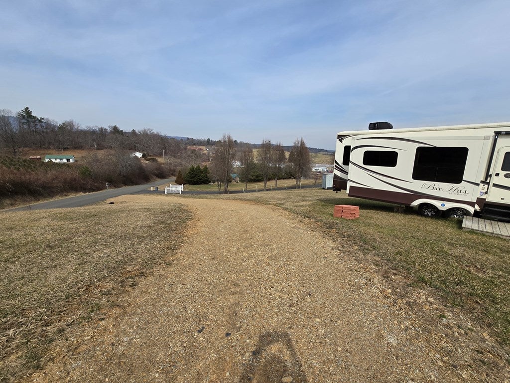 151 Riding Trail Road, Unit 74A46F Independence, VA 24348 - Photo 5 of 11 Gallery Image 5