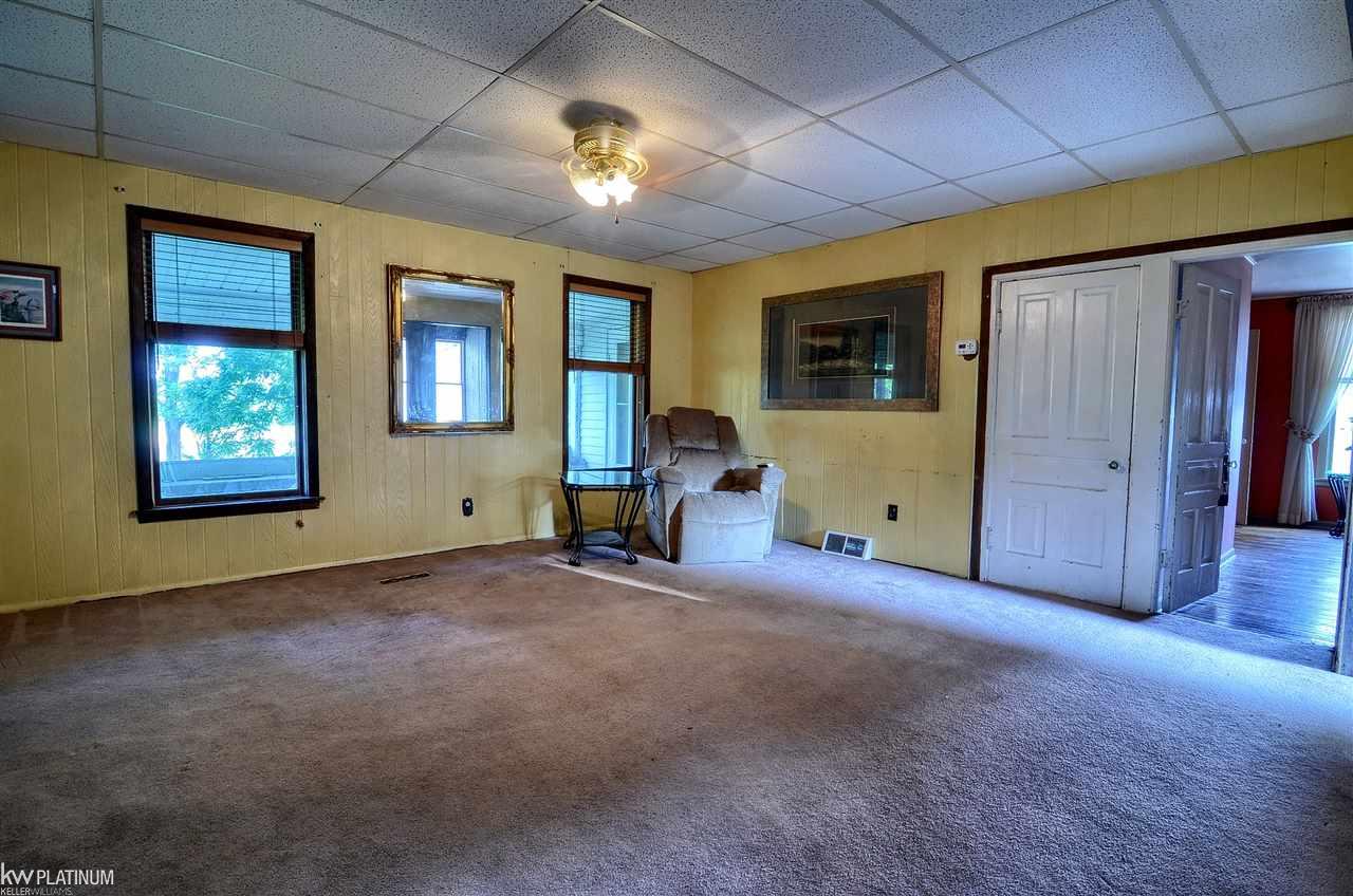 8450 Linden Road Fenton, MI 48430 - Photo 9 of 27 31352724-9.JPG