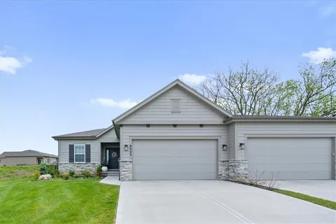 $535,000 | 9525 Shady Bend Road, Lenexa, KS 66227