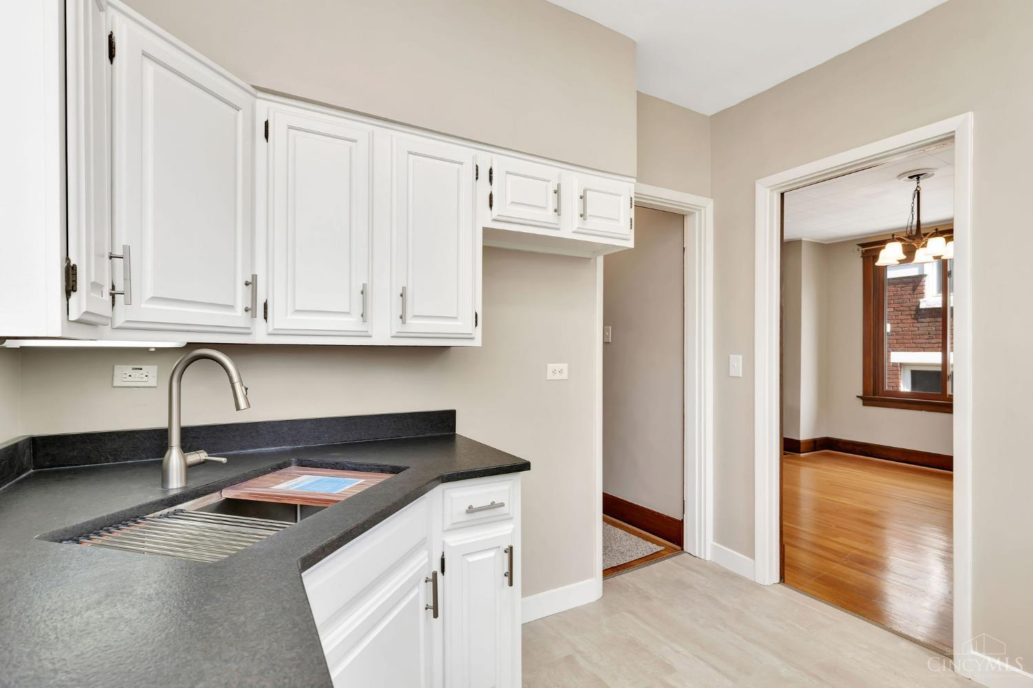 2429 Park Avenue Cincinnati, OH 45212 - Photo 17 of 40