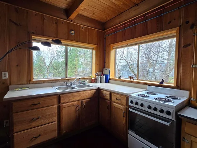 $355,000 | 3434 G Rockcut Road, Kettle Falls, WA 99141