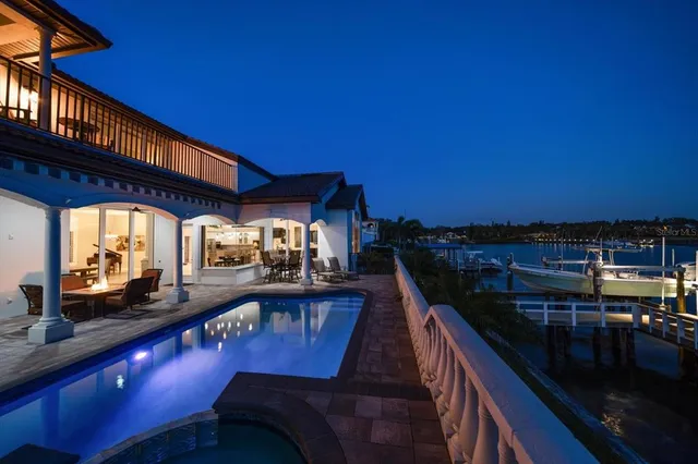 $2,925,000 | 14 Sunset Bay Drive, Belleair, FL 33756