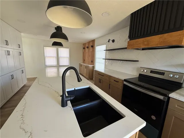 $465,000 | 6531 Holmes Road, Kansas City, MO 64131