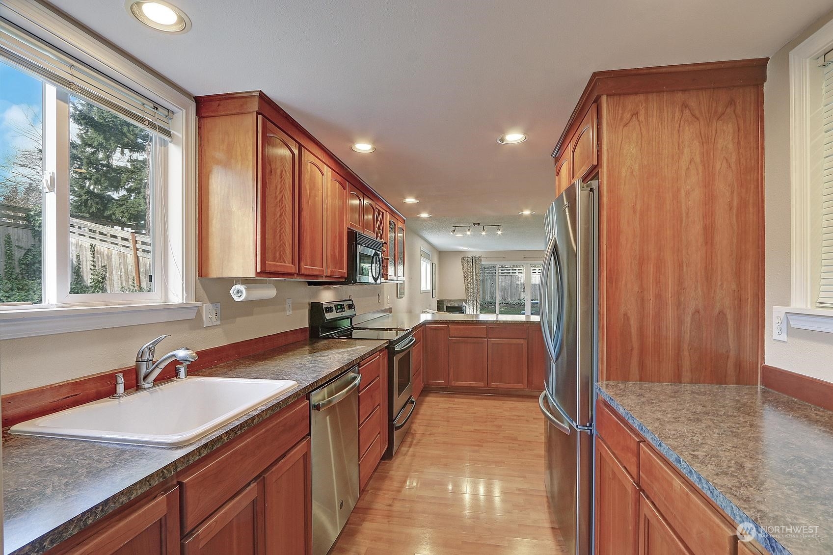 7811 218th Street Southwest, Unit 35 Edmonds, WA 98026 - Photo 5 of 15 Gallery Image 5