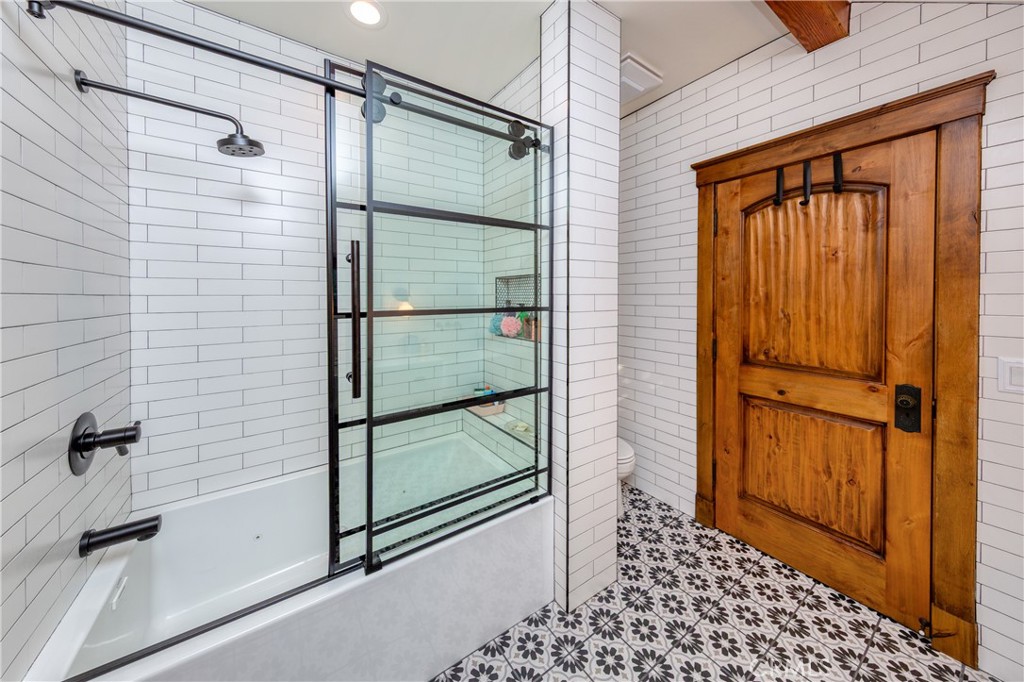 85 Saddlebow Road Bell Canyon, CA 91307 - Photo 51 of 75 a bathroom with a shower and a sink