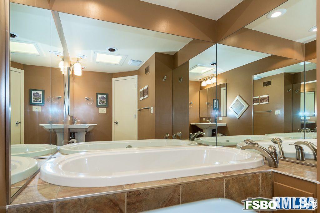 3752 47th St Drive Moline, IL 61265 - Photo 29 of 37