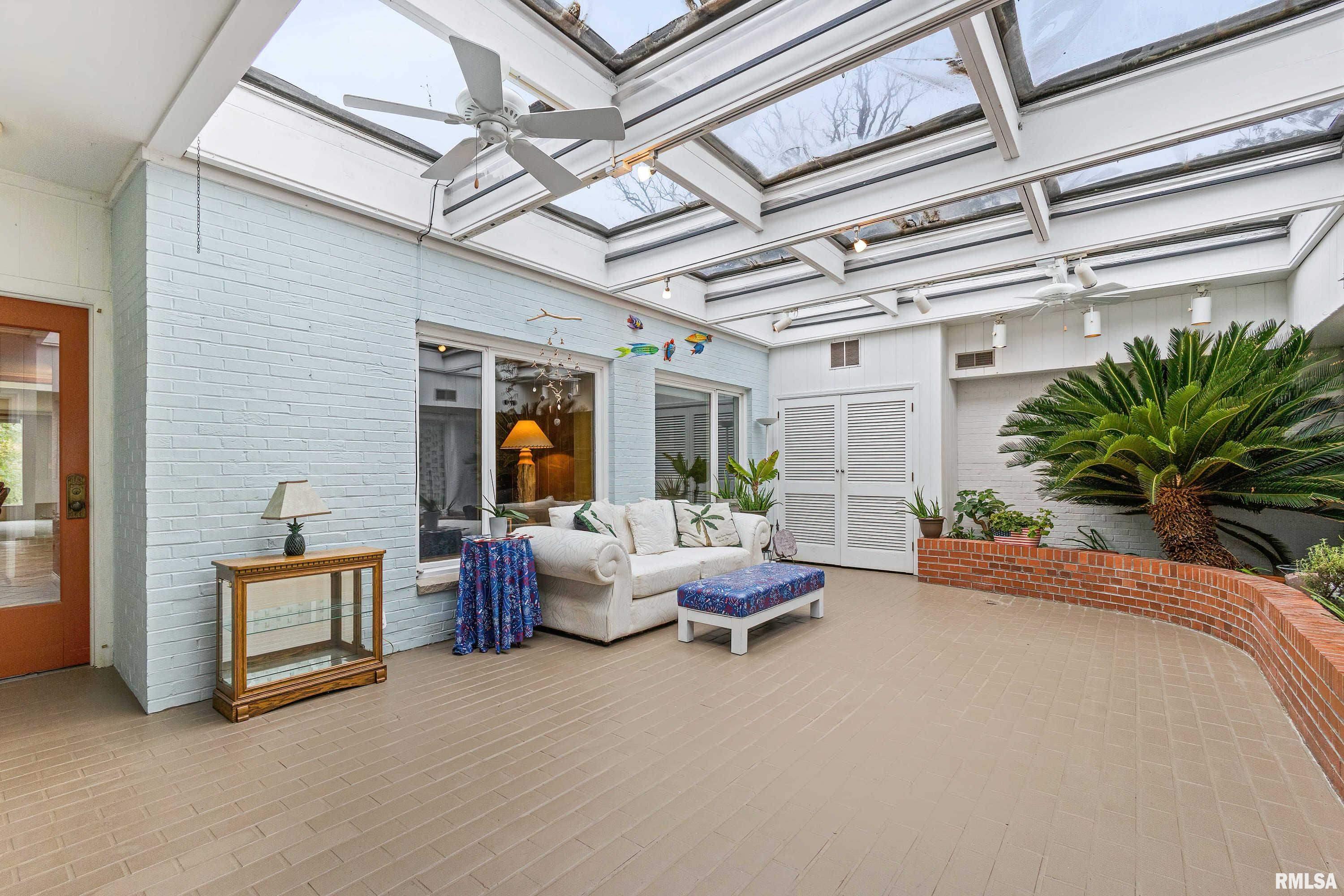 3752 47th St Drive Moline, IL 61265 - Photo 5 of 37