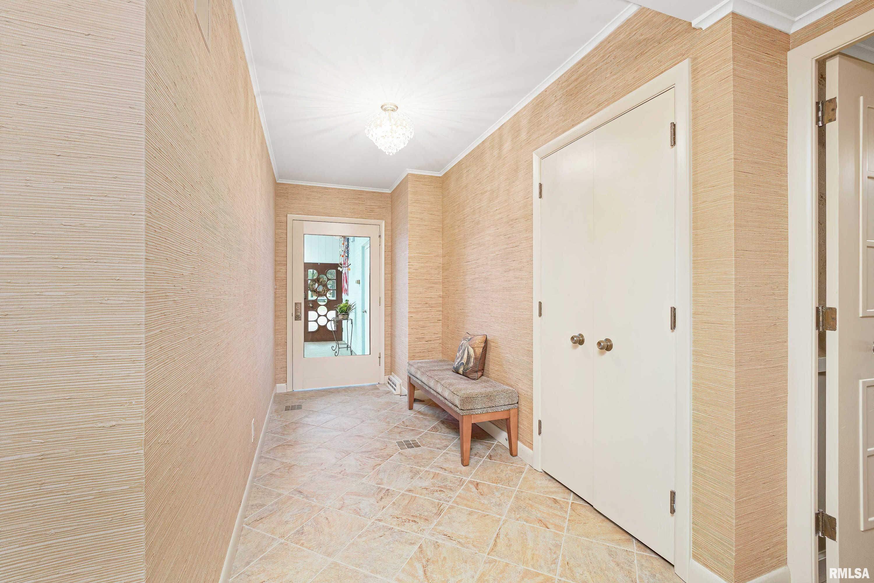 3752 47th St Drive Moline, IL 61265 - Photo 6 of 37