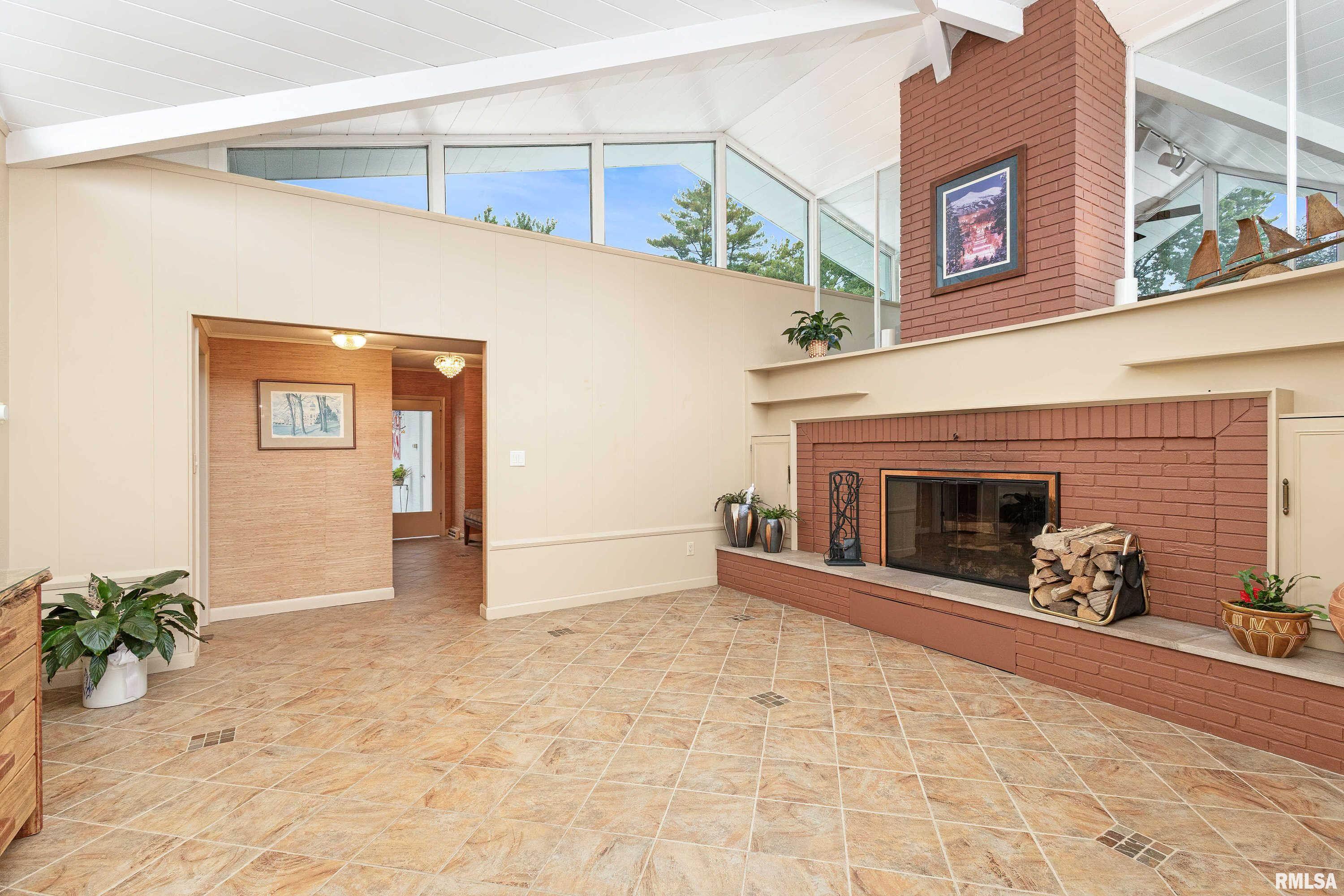 3752 47th St Drive Moline, IL 61265 - Photo 8 of 37