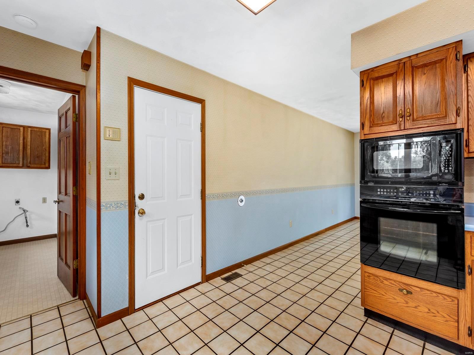 1935 Lebanon Avenue Belleville, IL 62221 - Photo 24 of 70
