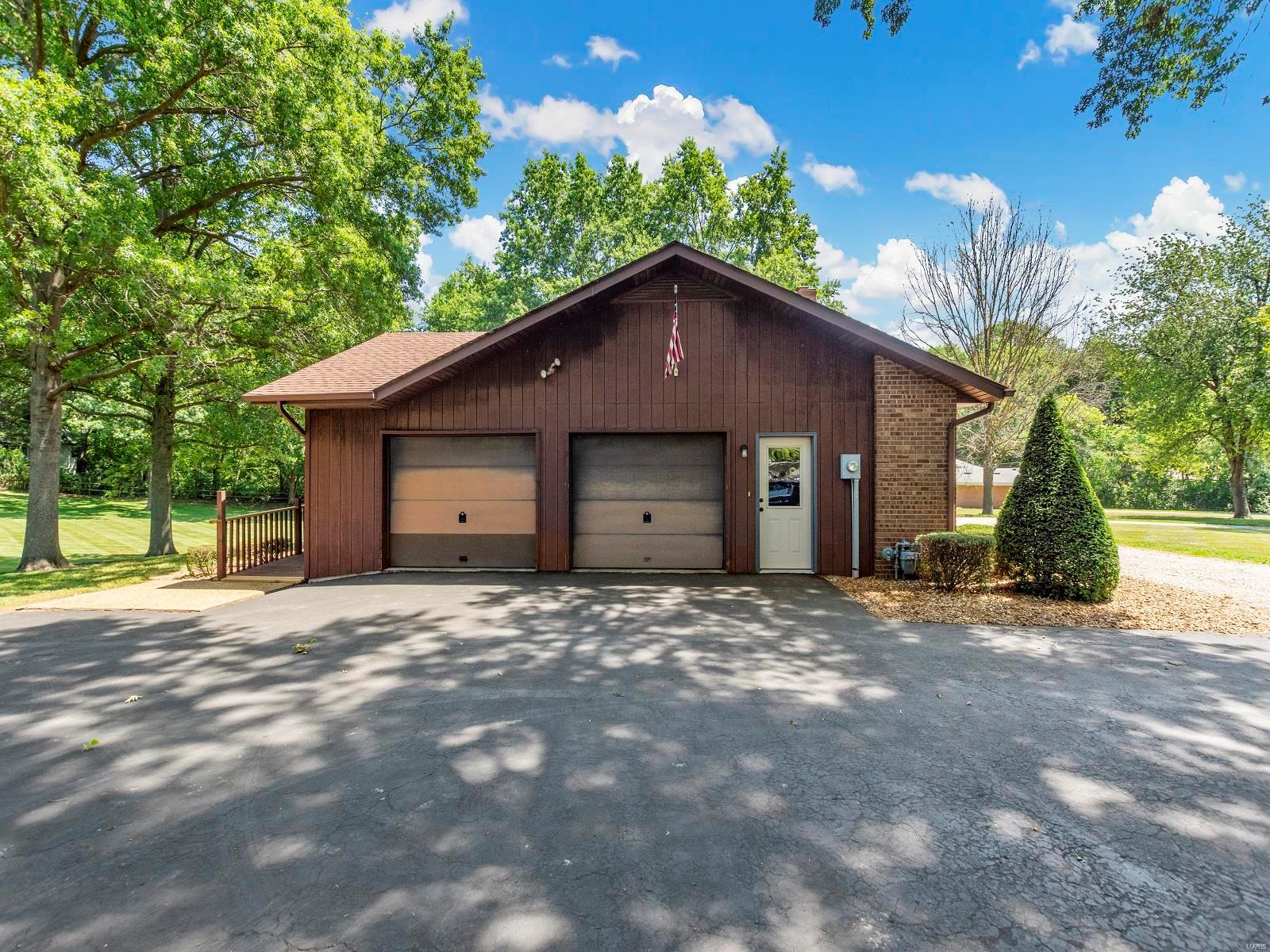 1935 Lebanon Avenue Belleville, IL 62221 - Photo 6 of 70