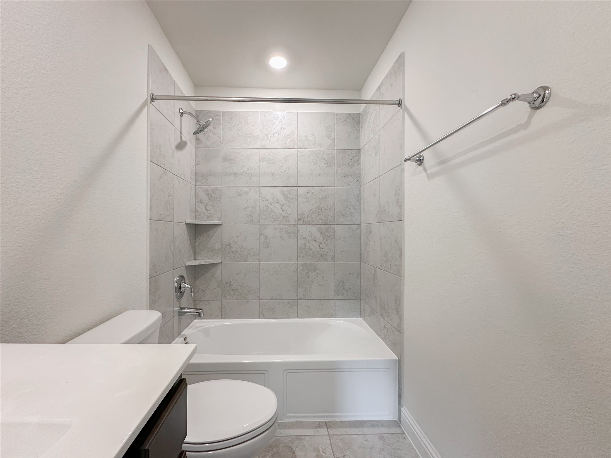 6710 Gallinas Way Spring, TX 77379 - Photo 18 of 31 2nd full bathroom