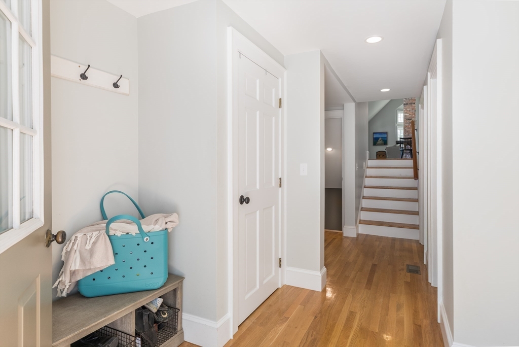 28 Marthas Road Edgartown, MA 02539 - Photo 12 of 32 Gallery Image 12