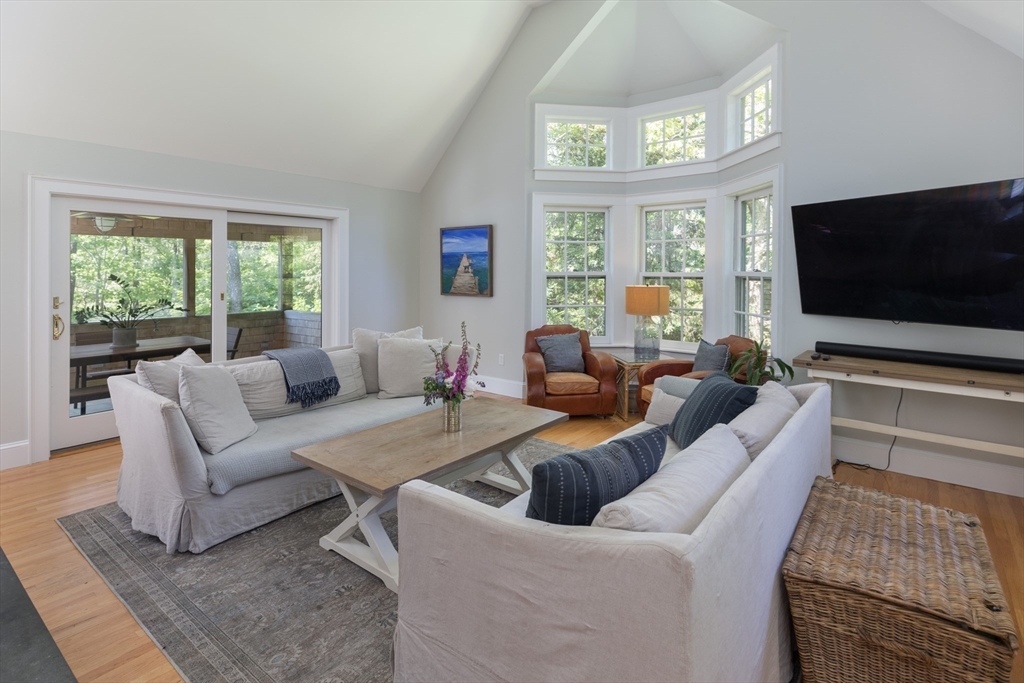 28 Marthas Road Edgartown, MA 02539 - Photo 3 of 32 Gallery Image 3