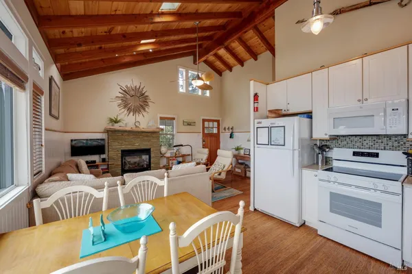$1,190,000 | 1534 Highway 1, Bodega Bay, CA 94923