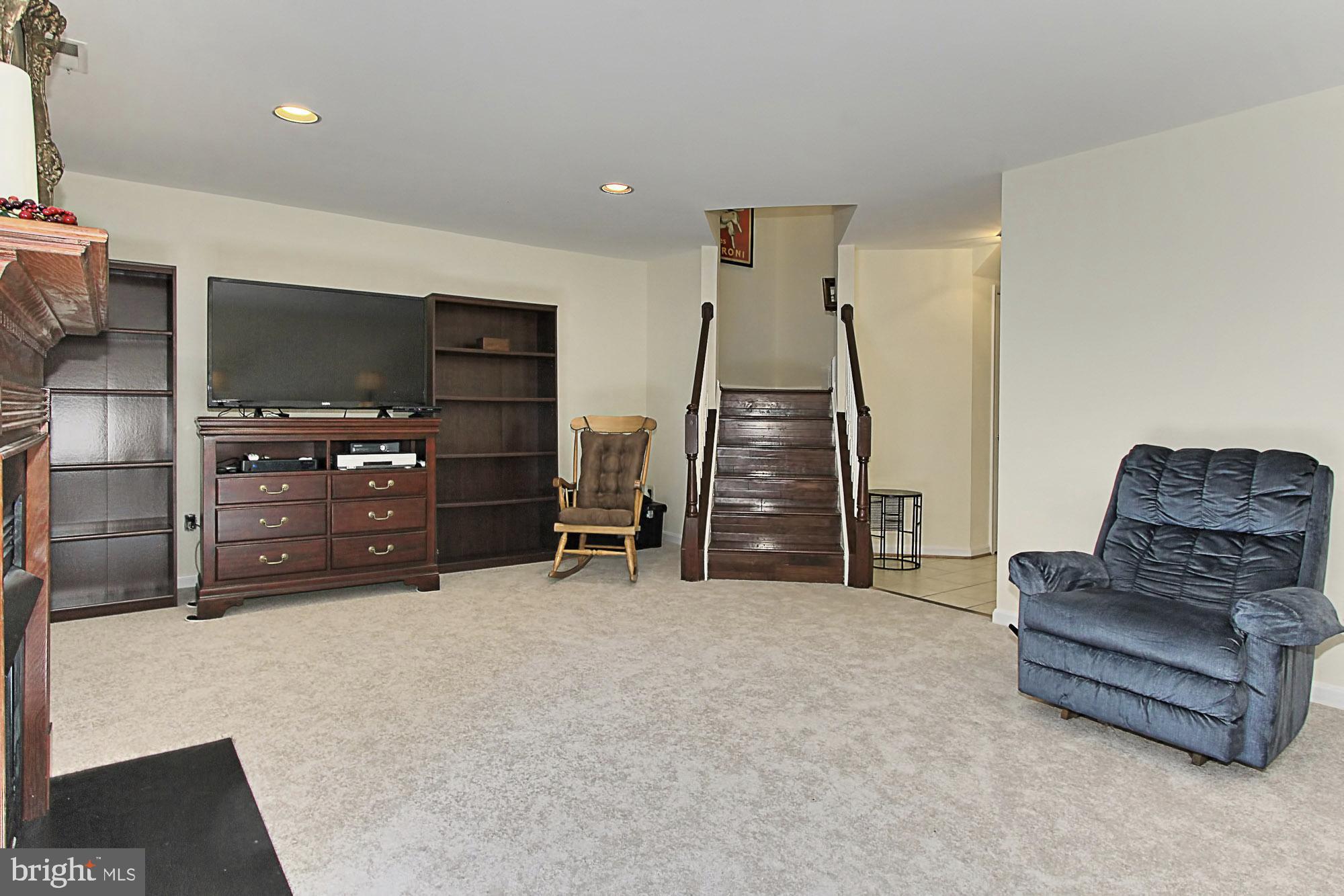 5817 Clapham Road Alexandria, VA 22315 - Photo 33 of 43