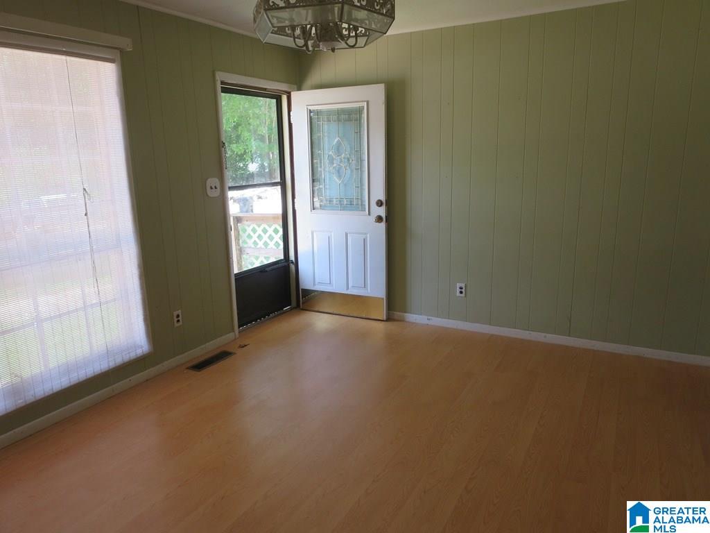304 Elm Street Southeast Leeds, AL 35094 - Photo 6 of 17