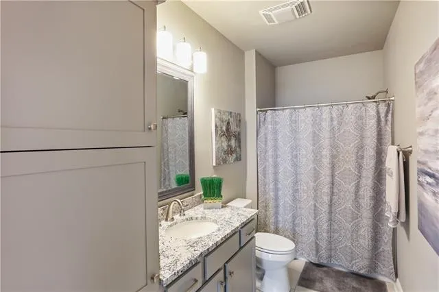 $670,000 | 832 Manor Lane, Covington, LA 70433