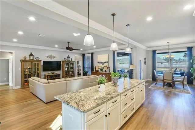 $670,000 | 832 Manor Lane, Covington, LA 70433