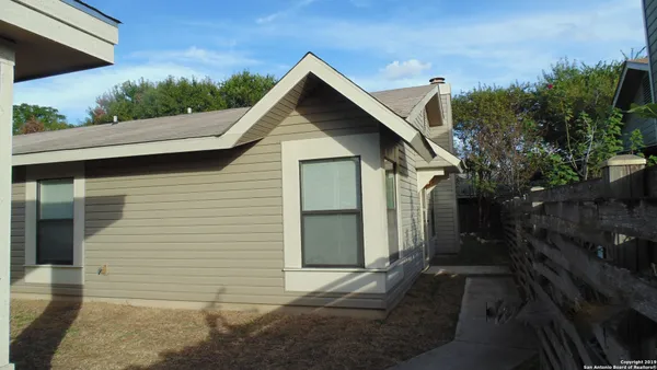 $1,375 | 11750 Spring Club Drive, San Antonio, TX 78249