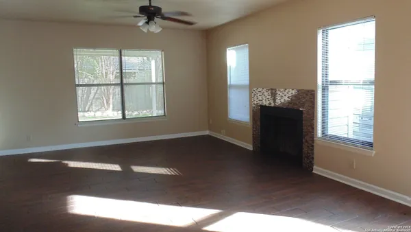$1,375 | 11750 Spring Club Drive, San Antonio, TX 78249
