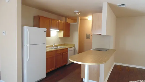 $1,375 | 11750 Spring Club Drive, San Antonio, TX 78249