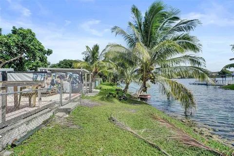 a view of outdoor space yard and patio