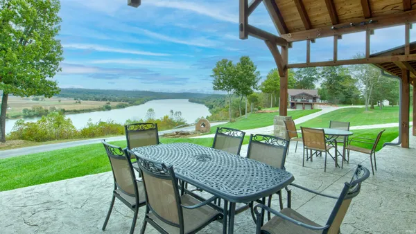 $925,000 | 17605 Buzzard Roost Road, Cannelton, IN 47520