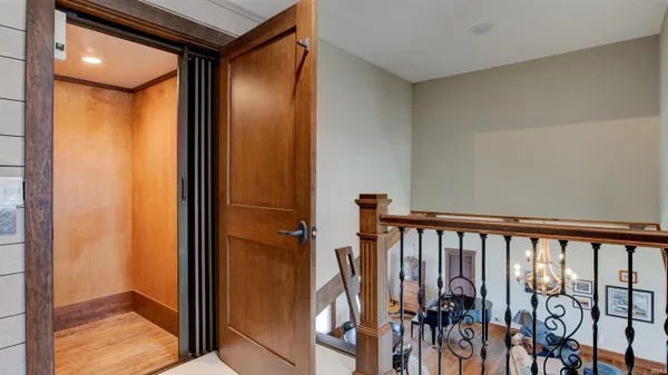 $925,000 | 17605 Buzzard Roost Road, Cannelton, IN 47520