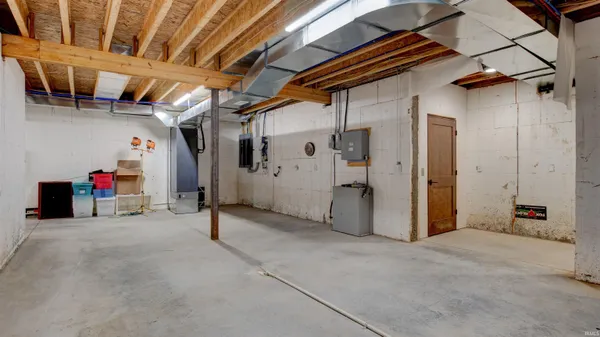 $925,000 | 17605 Buzzard Roost Road, Cannelton, IN 47520