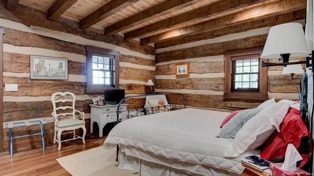 $975,000 | 17605 Buzzard Roost Road, Cannelton, IN 47520