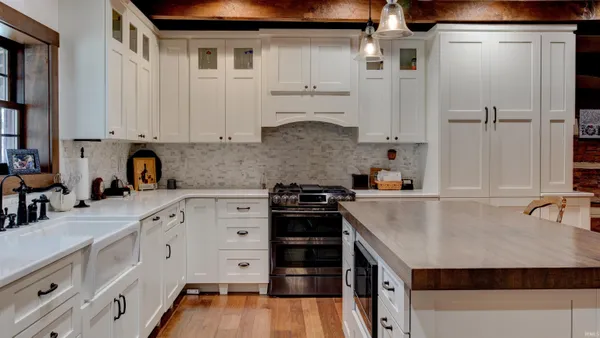 $925,000 | 17605 Buzzard Roost Road, Cannelton, IN 47520