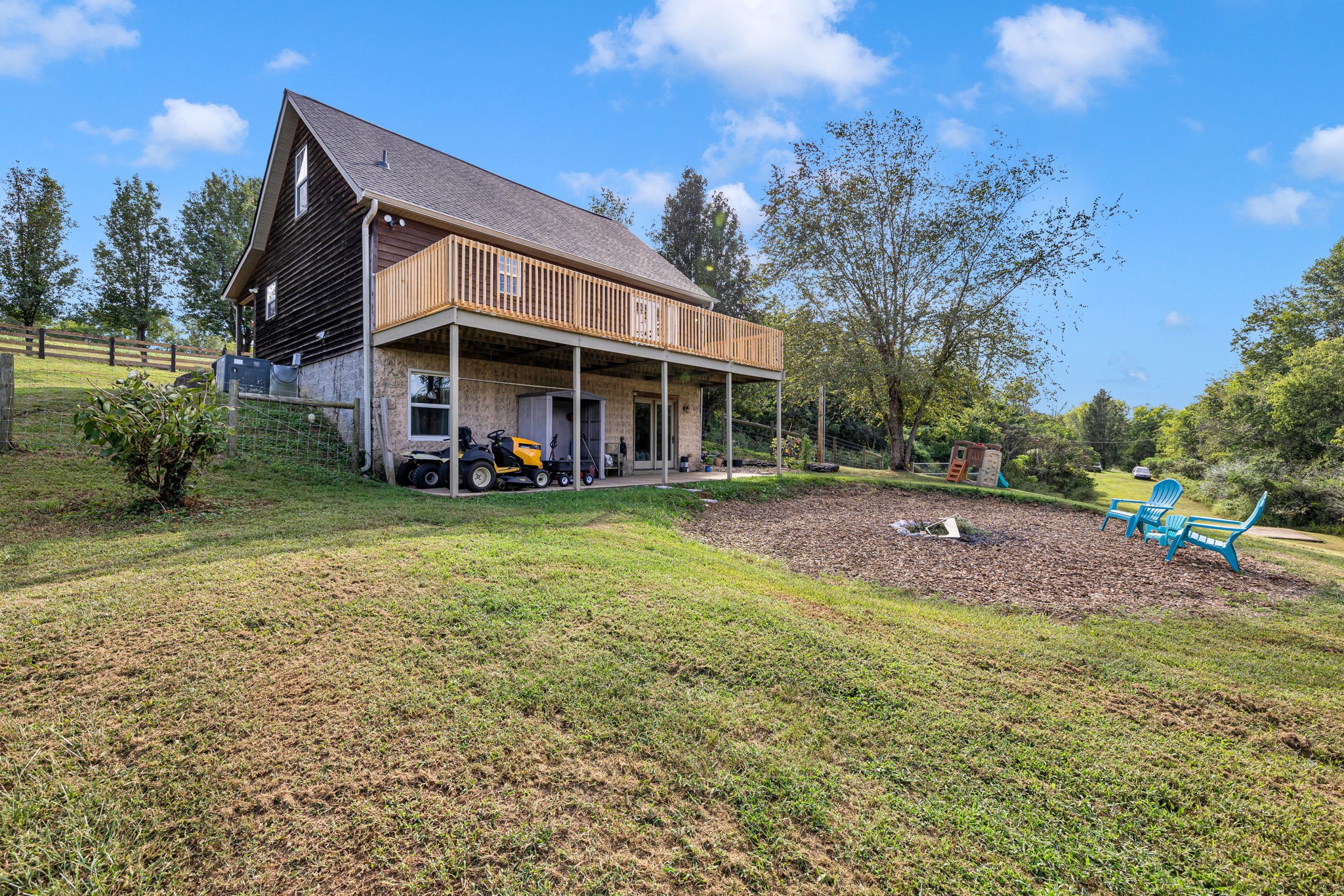 2188 Hicks Lane Columbia, TN 38401 - Photo 40 of 61 a view of a house with a yard