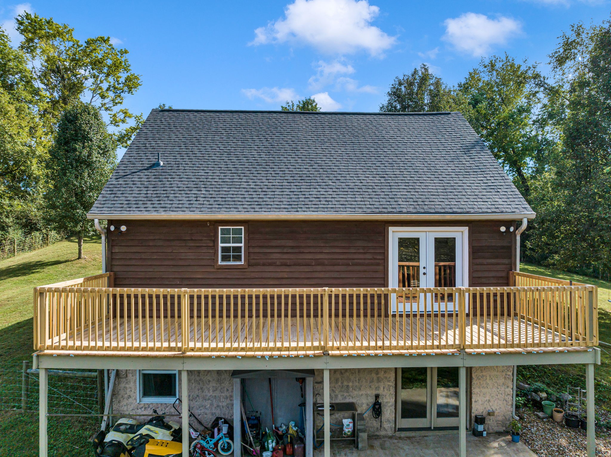 2188 Hicks Lane Columbia, TN 38401 - Photo 52 of 61 a view of a house with a balcony and wooden deck