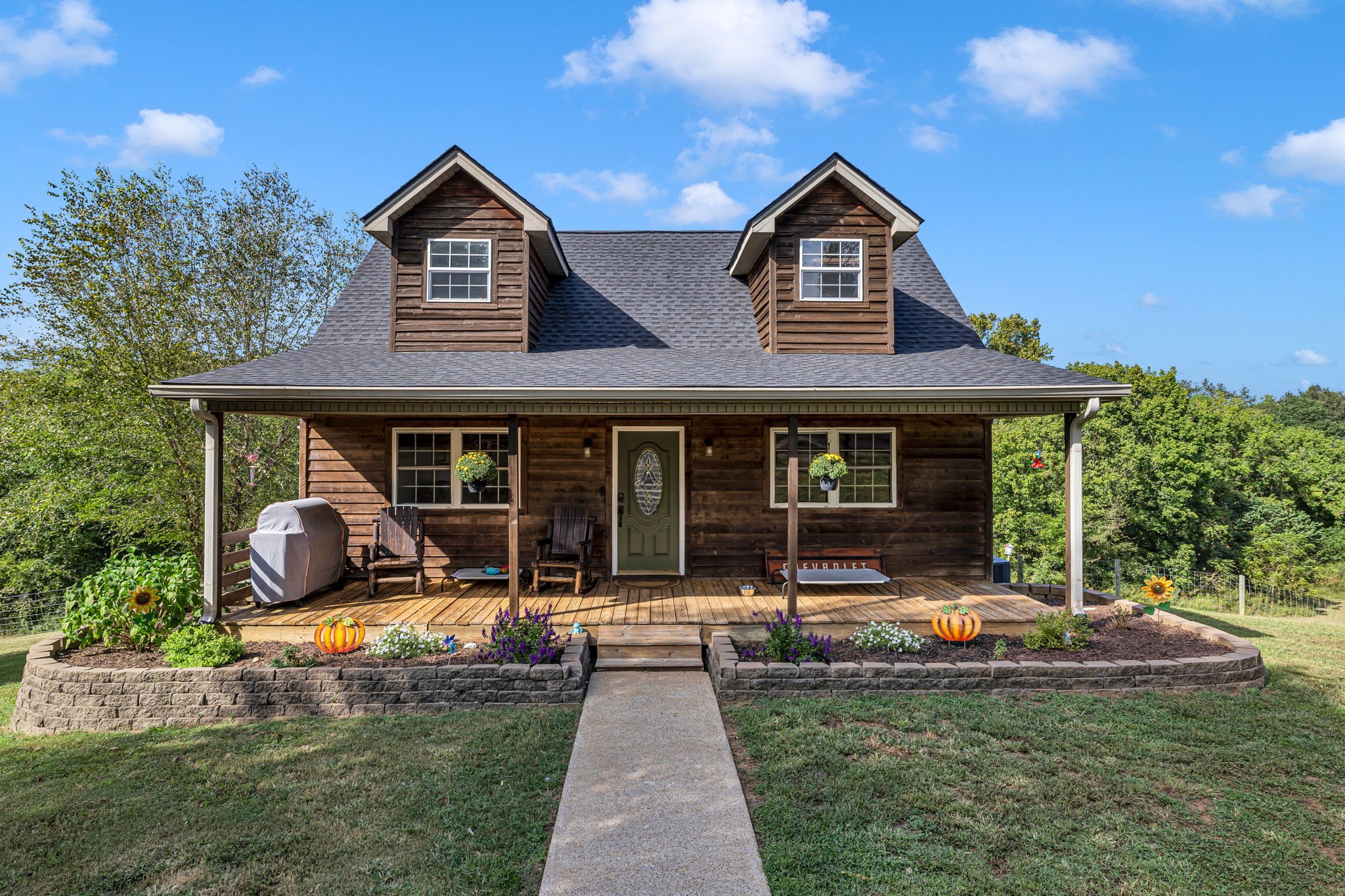 2188 Hicks Lane Columbia, TN 38401 - Photo 6 of 61 a front view of a house with yard and porch