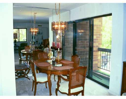 1500 Cochran Road, Unit 408 Pittsburgh, PA 15243 - Photo 3 of 8 Dining Room.