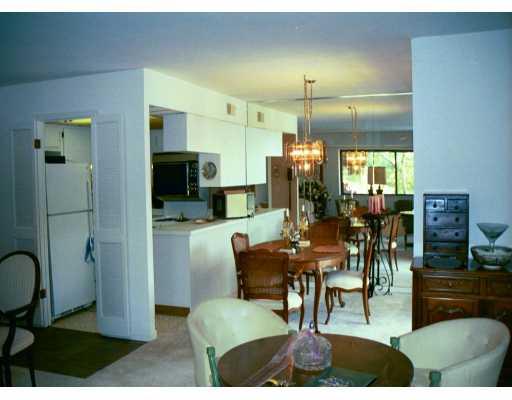 1500 Cochran Road, Unit 408 Pittsburgh, PA 15243 - Photo 4 of 8 Dining Room.
