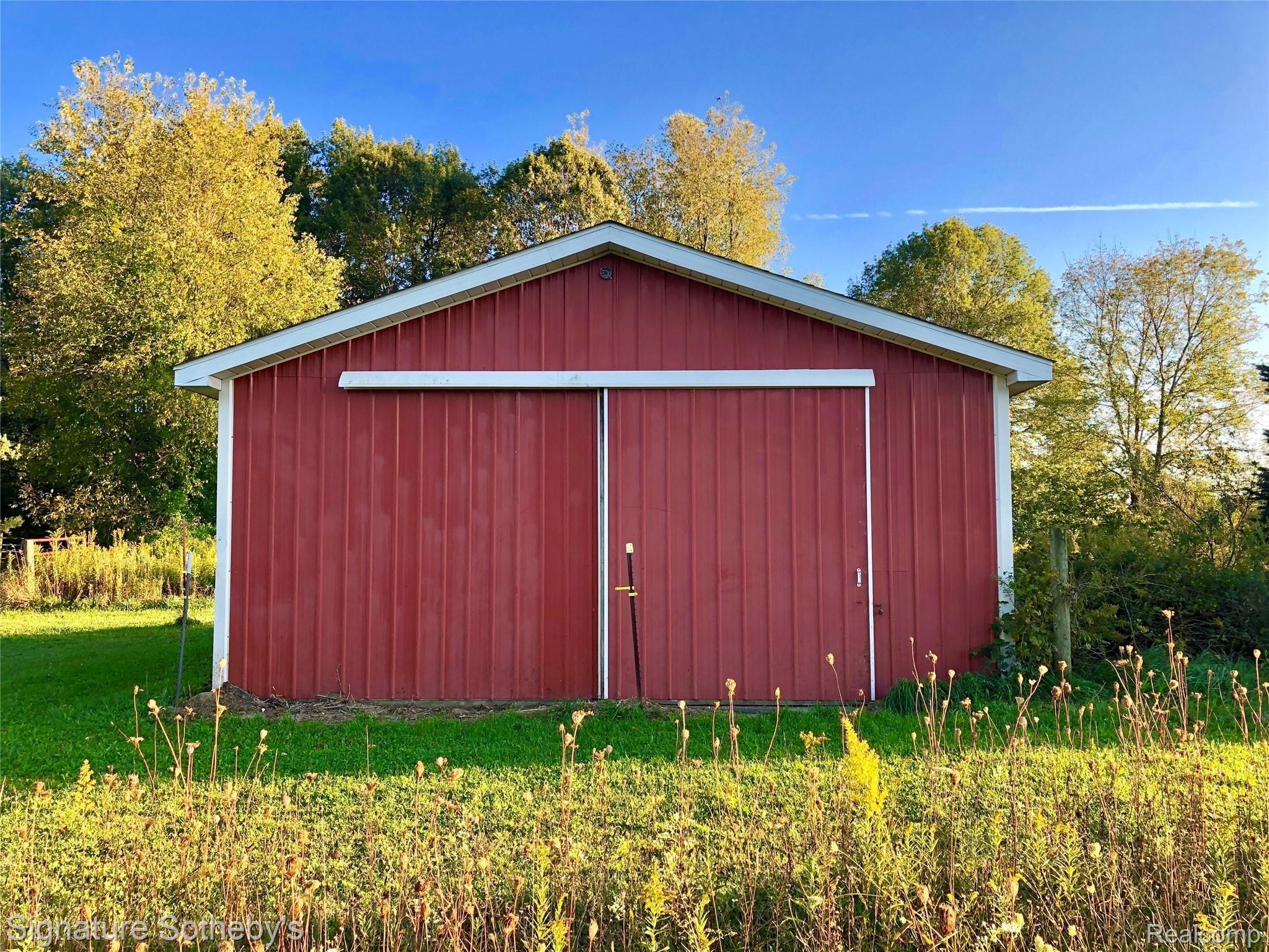 6539 Ridgewood Road Clarkston, MI 48346 - Photo 17 of 92 fullsizeoutput_22ff.jpeg