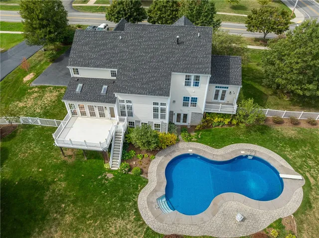 $795,000 | 2 Hamilton Road, Perinton, NY 14450