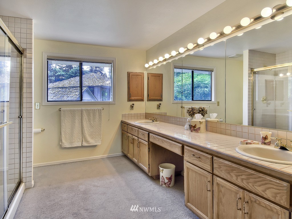10829 Northeast 183rd Court Bothell, WA 98011 - Photo 14 of 19 Gallery Image 14