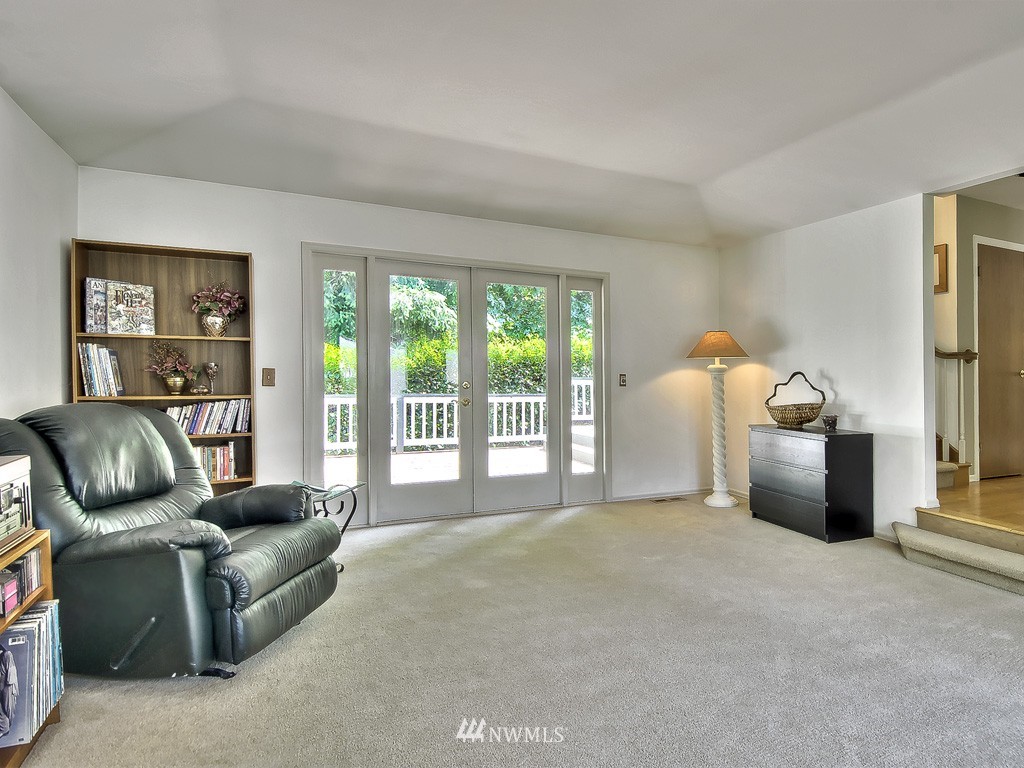 10829 Northeast 183rd Court Bothell, WA 98011 - Photo 3 of 19 Gallery Image 3