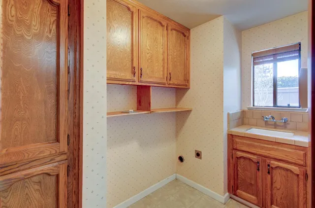 $1,950 | 6260 North Palm Avenue, Unit 105, Fresno, CA 93704