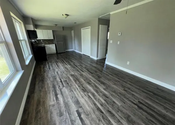 $1,000 | 410 South College Drive, Keene, TX 76059