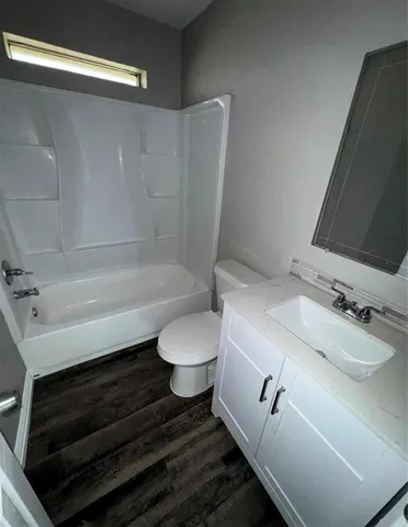 $1,100 | 410 South College Drive, Keene, TX 76059