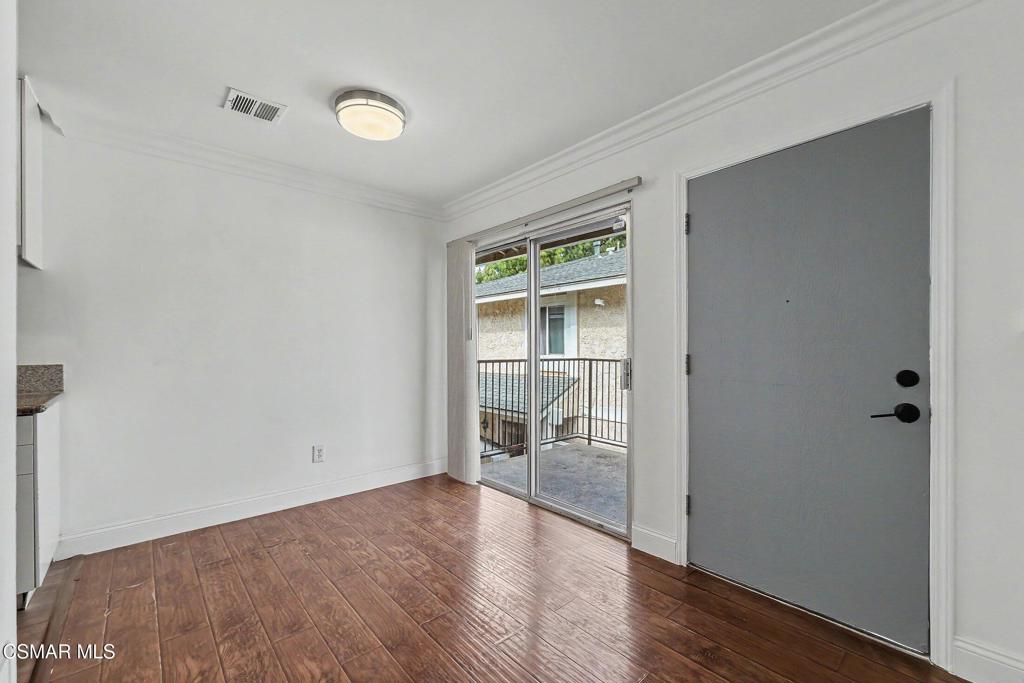 510 Spring Road, Unit 120 Moorpark, CA 93021 - Photo 4 of 34