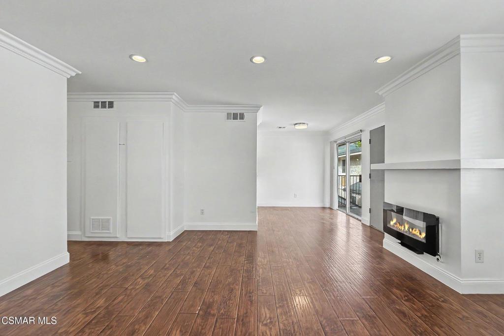 510 Spring Road, Unit 120 Moorpark, CA 93021 - Photo 7 of 34